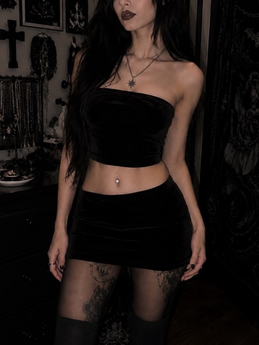 Women’s Velvet Essential Black Strapless Bodycon Stylish Tube Top